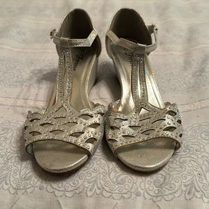 Forever silver metallic wedges - women’s size 7